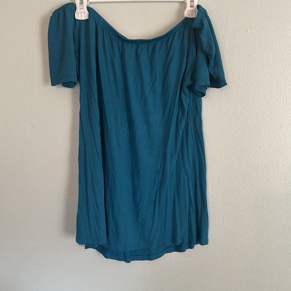 Old Navy off the shoulder top - Picture 3 of 3